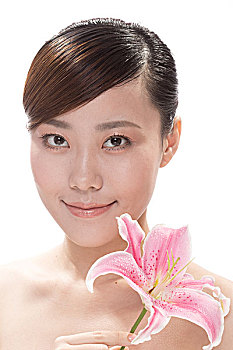 緬因貓可以生多少只小貓？揭秘緬因貓的繁殖能力和育貓心得