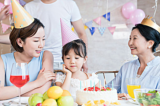維修墻紙價(jià)格是多少？讓您的家煥然一新，省錢(qián)又省心！