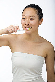 大連保姆費(fèi)用解析：選擇適合的服務(wù)，享受高質(zhì)量生活