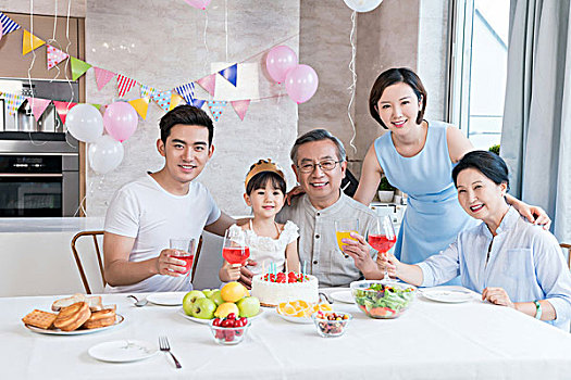 福州育兒嫂價(jià)格是多少？選擇育兒嫂時(shí)你需要了解的幾個(gè)關(guān)鍵因素