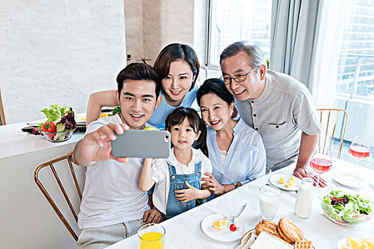 本地育兒嫂價格是多少？揭秘育兒嫂價格背后的秘密！
