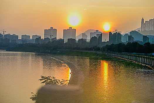 一個月請保姆多少錢？了解家政服務費用與市場現狀