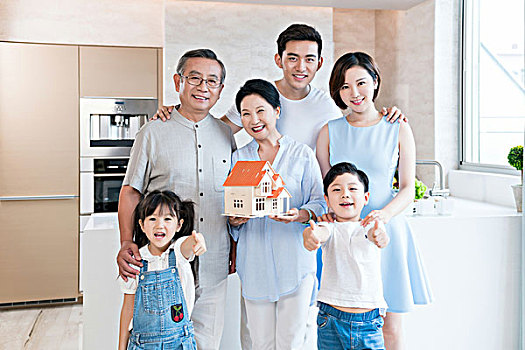 上海專(zhuān)業(yè)擦玻璃多少錢(qián)？為您揭開(kāi)價(jià)格的秘密！