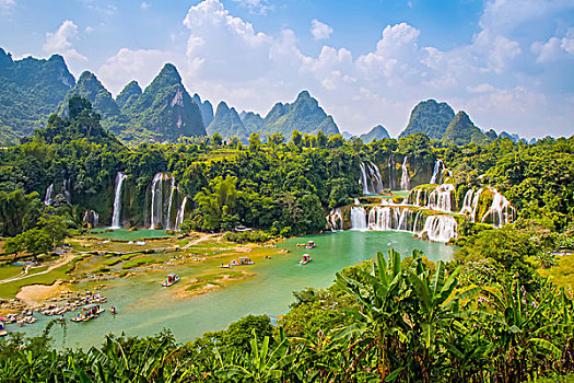 上海做保姆月薪有多少？揭秘高薪背后的秘密