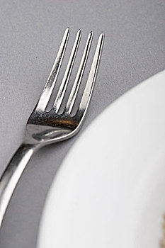 重慶請做飯的保姆多少錢？如何找到最合適的家政服務