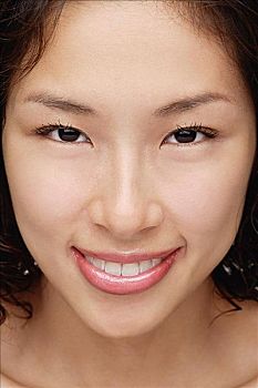 上海浦東月嫂多少錢？如何選擇性價比高的月嫂服務