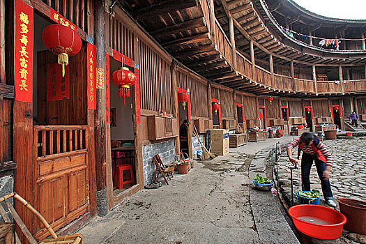 住家保姆多少錢一周？帶你了解雇傭住家保姆的費用與選擇