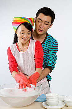 照顧老人保姆多少錢一天？了解服務(wù)費(fèi)用和選擇技巧