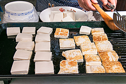 杭州市保姆一般多少一月？讓您了解雇傭保姆的費用與市場趨勢