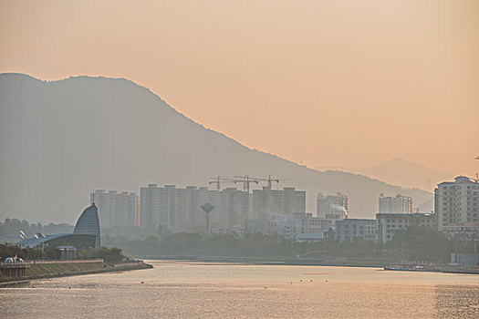鄭州市保姆的價格是多少？了解鄭州家政市場，助您做出明智選擇