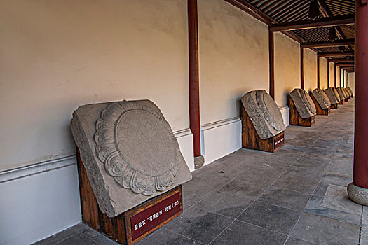 金牌月嫂一般多少錢？揭秘月嫂服務(wù)的價(jià)格與價(jià)值