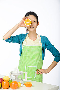 醫(yī)院女護(hù)工多少錢一天？?jī)r(jià)格揭秘與選擇指南