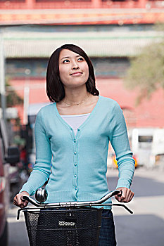 麗水住家保姆多少錢？了解麗水家政服務市場，選擇最合適的保姆