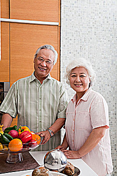一歲孩子保姆費(fèi)多少？揭秘月嫂行業(yè)的真實(shí)費(fèi)用