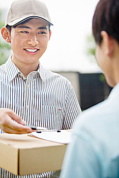 張家口請月嫂多少錢？選擇合適的月嫂，給自己和寶寶最好的保障！