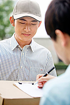《唐人街探案3》斥資多少？揭秘背后的巨額投資與票房奇跡