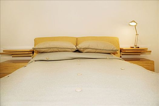 廈門育嬰師多少錢一月？專業(yè)育嬰師服務(wù)價格大揭秘