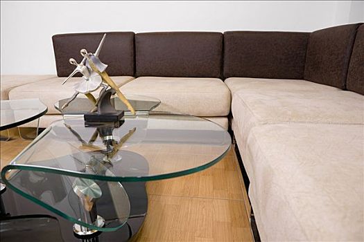 上海護(hù)工一個月多少錢？揭秘上海護(hù)工服務(wù)的費(fèi)用和選擇指南