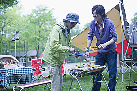 杭州醫(yī)院護(hù)工理多少錢？選擇合適的護(hù)工服務(wù)，讓親人更安心！