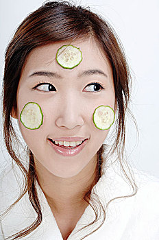 婁底市請(qǐng)個(gè)保姆多少錢？詳解保姆服務(wù)的費(fèi)用與選擇