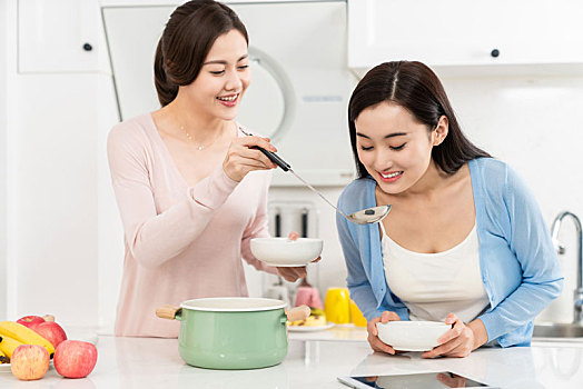早出晚歸保姆多少錢一個月？選擇優(yōu)質(zhì)保姆服務，讓生活更輕松