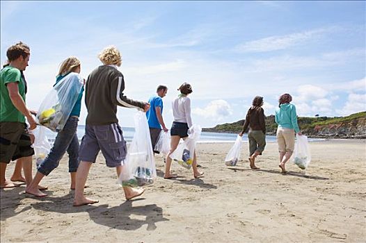 上海家政收中介費多少？讓你了解透明的家政服務費用