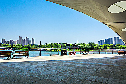 鄭州市保姆多少錢(qián)？讓你輕松找到合適的家庭助手