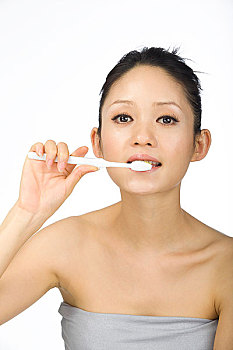 上海請(qǐng)保姆多少錢每月？讓您輕松了解家政服務(wù)的市場(chǎng)行情
