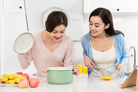 上海燒飯阿姨一月多少錢？揭秘上海家庭燒飯阿姨的收入與生活
