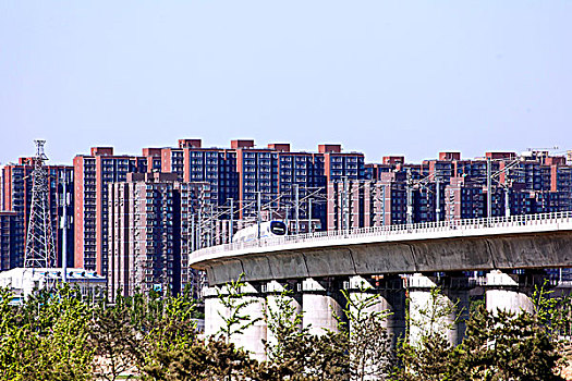成都請育兒嫂多少錢？了解育兒嫂服務市場的收費標準