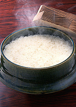 保姆的薪水一般多少錢？揭秘國(guó)內(nèi)保姆行業(yè)薪酬現(xiàn)狀