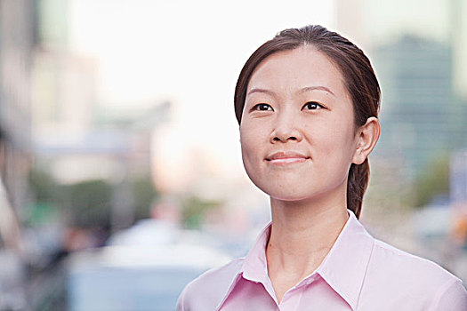 洋晨家政服務費多少錢？了解價格背后的價值與服務內容