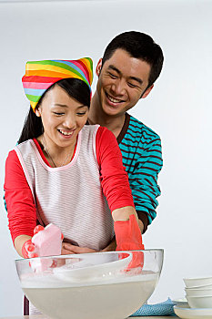 月嫂家政提多少錢？揭秘月嫂服務的收費標準與背后價值