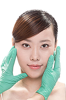 保姆價(jià)格表一般多少錢？揭秘影響保姆價(jià)格的那些因素
