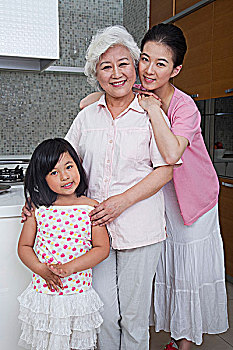 福州請(qǐng)?jiān)律┒嗌馘X？了解福州月嫂服務(wù)價(jià)格，選擇最合適的月嫂！