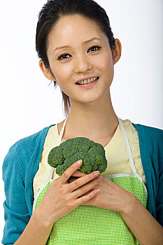 保姆服務(wù)的價(jià)格揭秘：一個(gè)保姆需要多少錢？