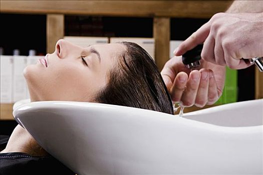 開個(gè)刀廠多少錢投資？揭開刀具行業(yè)的財(cái)富奧秘