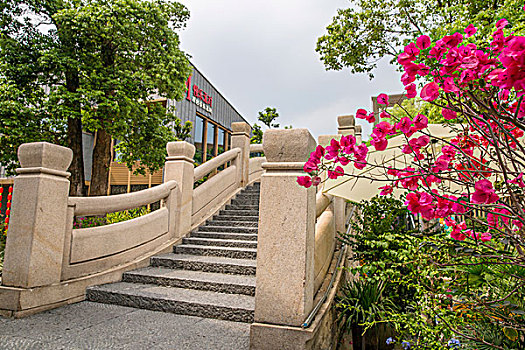 黃山市保姆工資多少錢？揭示黃山市保姆行業的真實薪資現狀