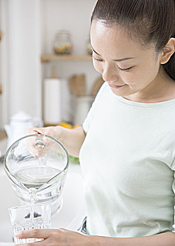 保姆上海平均價格是多少？全面解析上海保姆服務費用