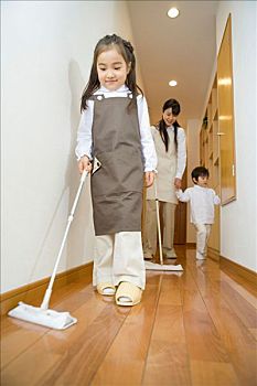濟(jì)南家政多少錢一平？揭開家政服務(wù)市場的真實(shí)面紗