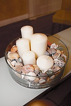 保姆照顧病人一天多少錢(qián)？揭開(kāi)醫(yī)療照護(hù)的真實(shí)價(jià)格