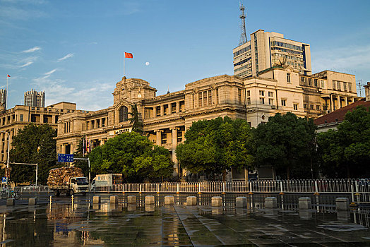 南京家政工資多少？揭秘家政行業薪資潛力和發展趨勢