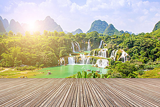 上海請(qǐng)個(gè)家庭護(hù)工多少錢？為您揭開價(jià)格背后的秘密