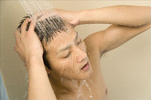 家政保姆多少錢？魚香肉絲背后的溫暖與服務
