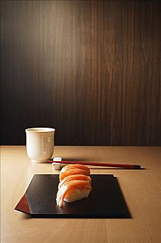 寶寶月嫂多少錢(qián)？了解月嫂服務(wù)價(jià)格，做明智選擇！