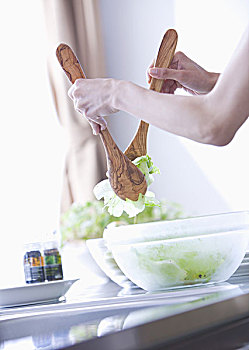 好保姆價格是多少？揭秘行業內幕，找保姆的正確姿勢
