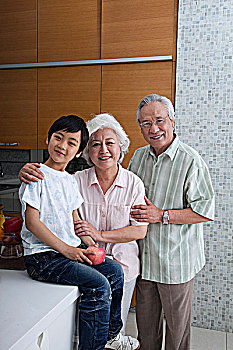 河北請一個(gè)保姆多少錢？了解當(dāng)?shù)厥袌鰞r(jià)格，選擇最合適的保姆服務(wù)