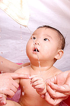 張家口請月嫂多少錢？選擇合適的月嫂，給自己和寶寶最好的保障！