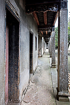 在蘇州干保潔多少錢一月？揭秘保潔行業的薪資與發展前景