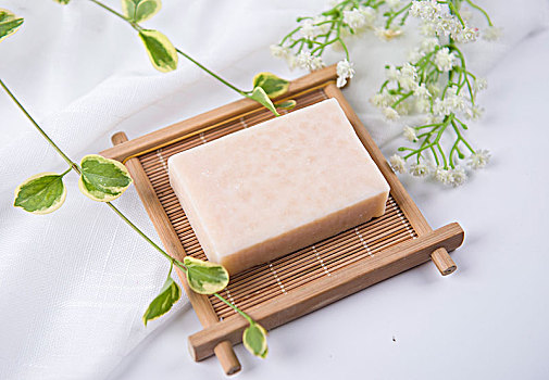 帶孩子做飯的保姆多少錢？讓你輕松找到性價(jià)比最高的選擇